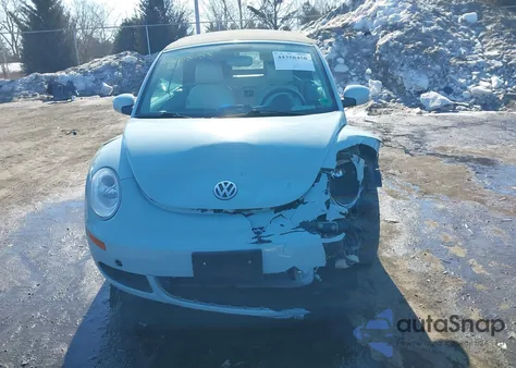 2010 Volkswagen New Beetle 2.5L Final Edition z USA, uszkodzony, nr VIN 3VWRG3AL0AM009953